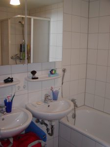 Bad mit Einbauschrank